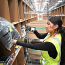 Scan d'un vêtement pour la préparation de commande